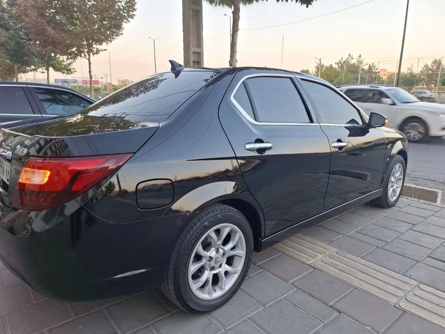 دنا پلاس توربو اتوماتیک - 1402