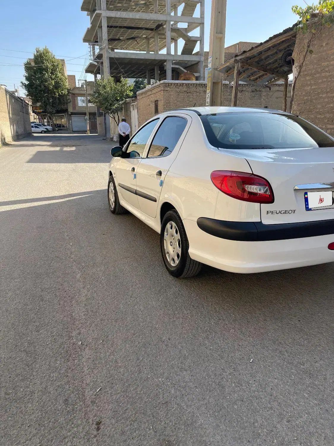 پژو ۲۰۶ صندوق دار v8 - 1397