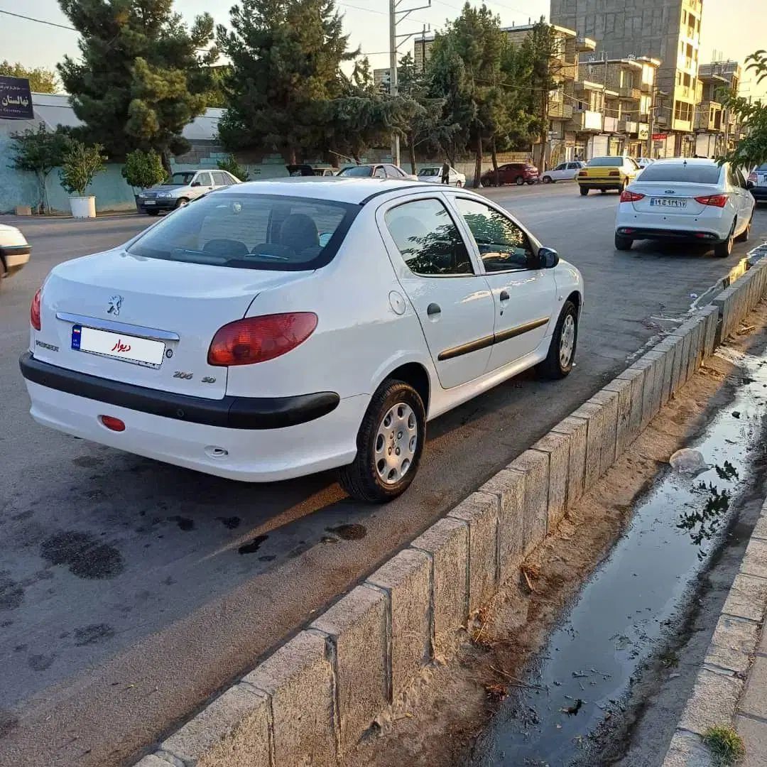 پژو ۲۰۶ صندوق دار v8 - 1397