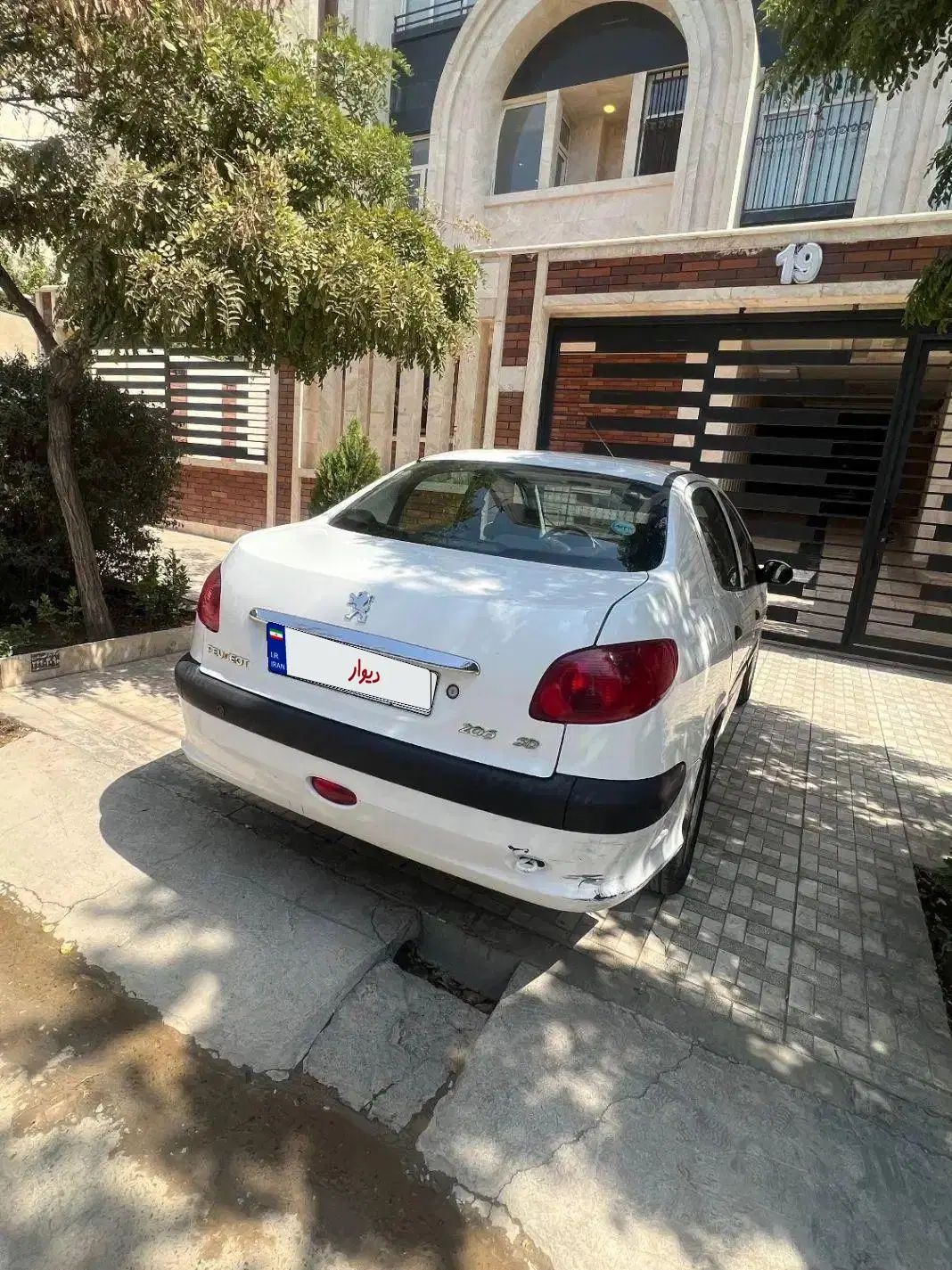 پژو ۲۰۶ صندوق دار v8 - 1394