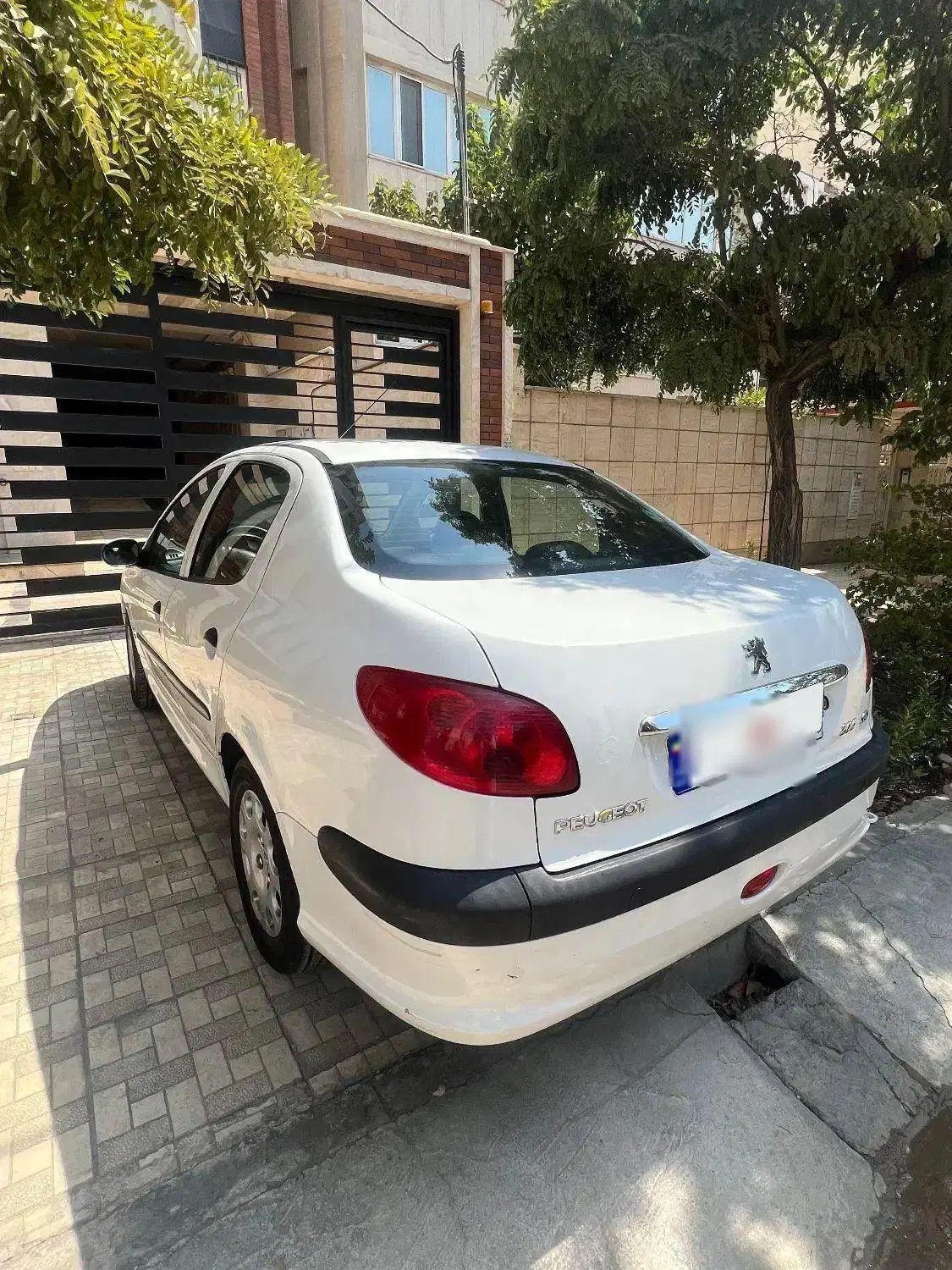پژو ۲۰۶ صندوق دار v8 - 1394