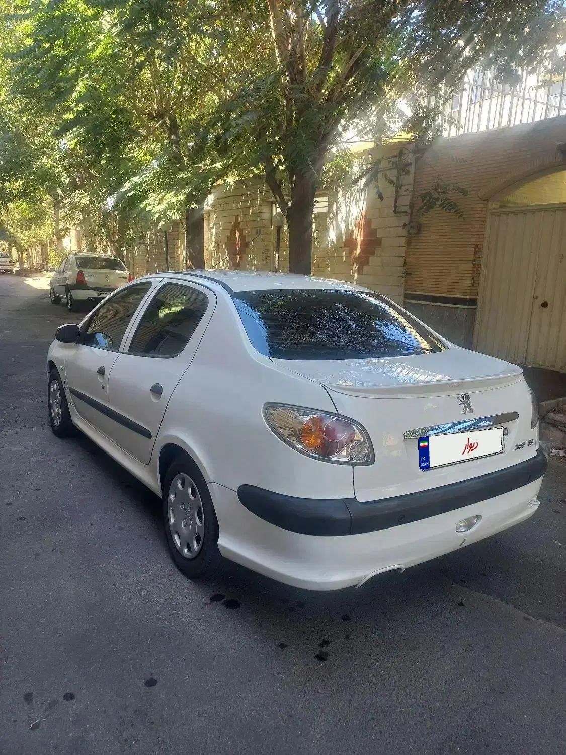 پژو ۲۰۶ صندوق دار v8 - 1394