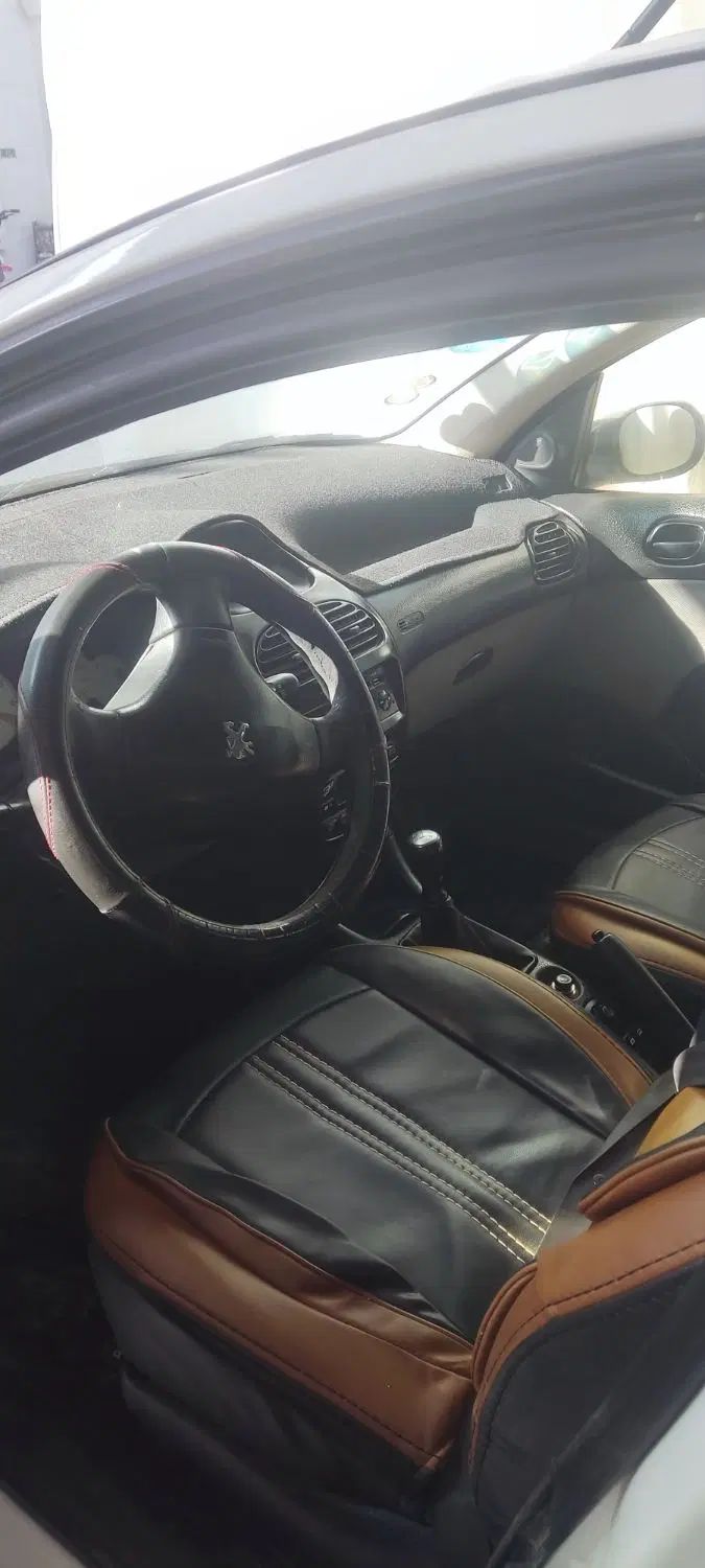 پژو ۲۰۶ صندوق دار v8 - 1390