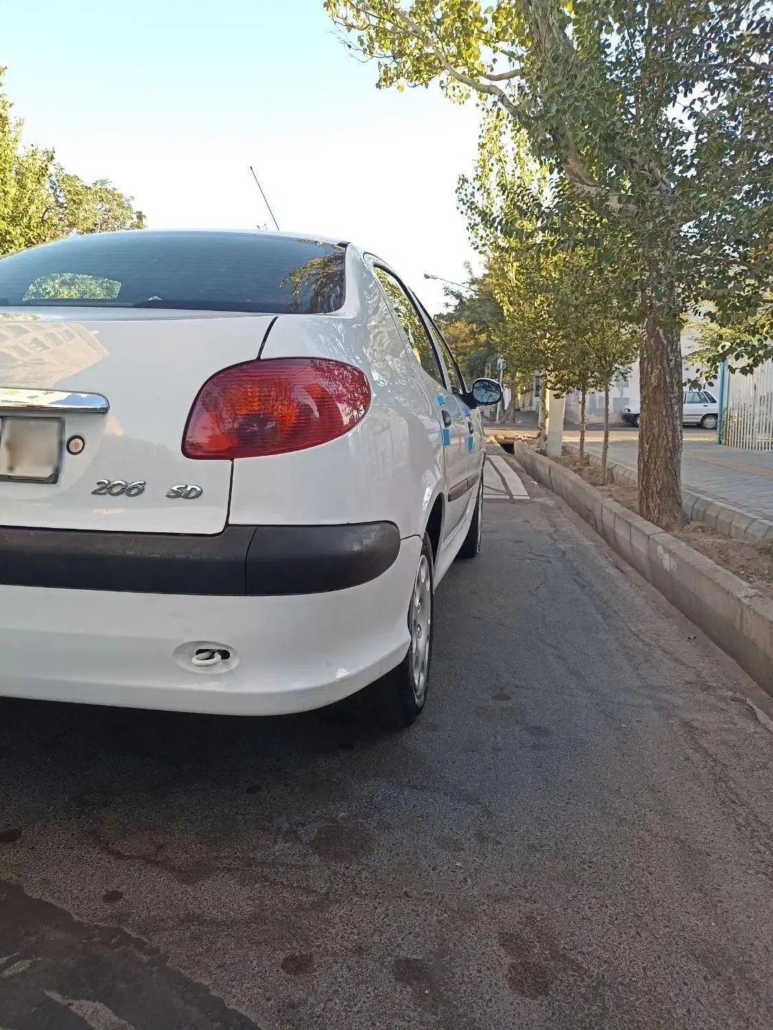 پژو ۲۰۶ صندوق دار v8 - 1396
