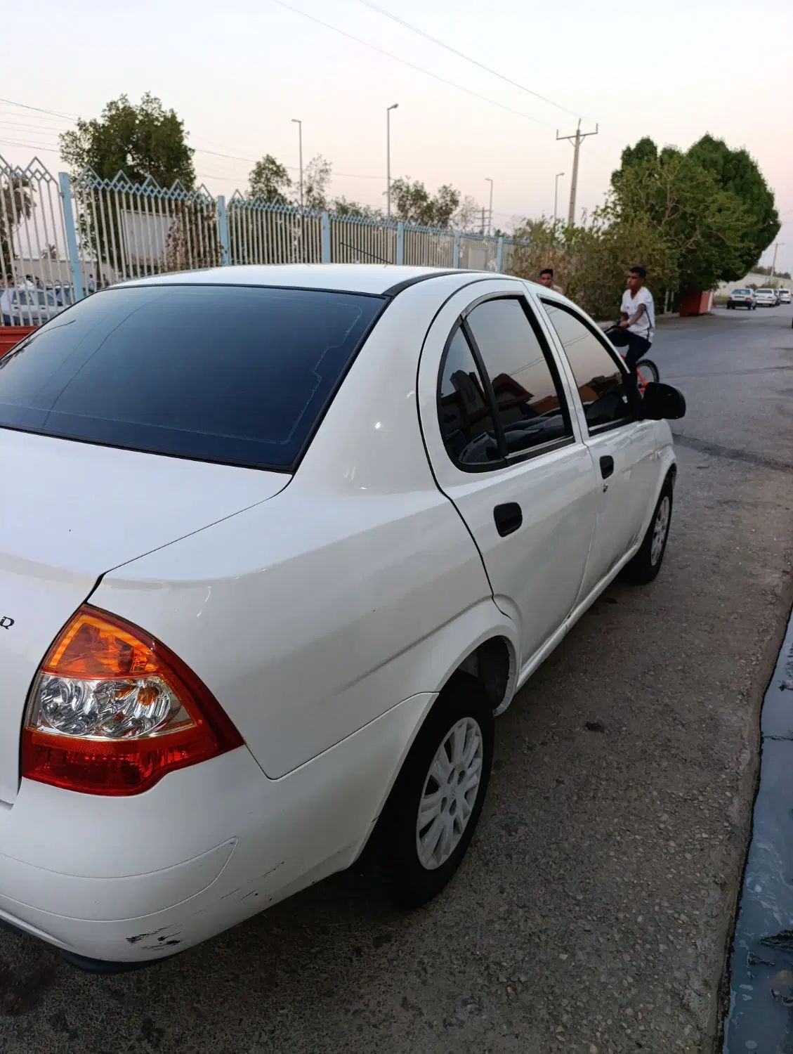 تیبا صندوق دار SX - 1401