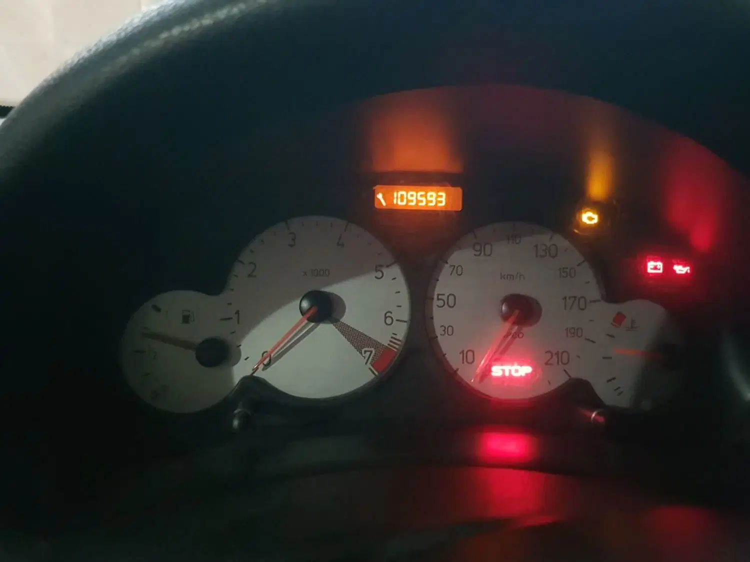 پژو ۲۰۶ صندوق دار v8 - 1396