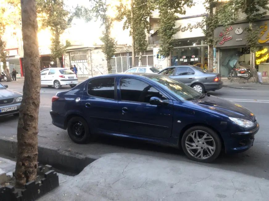 پژو ۲۰۶ صندوق دار v8 - 1389