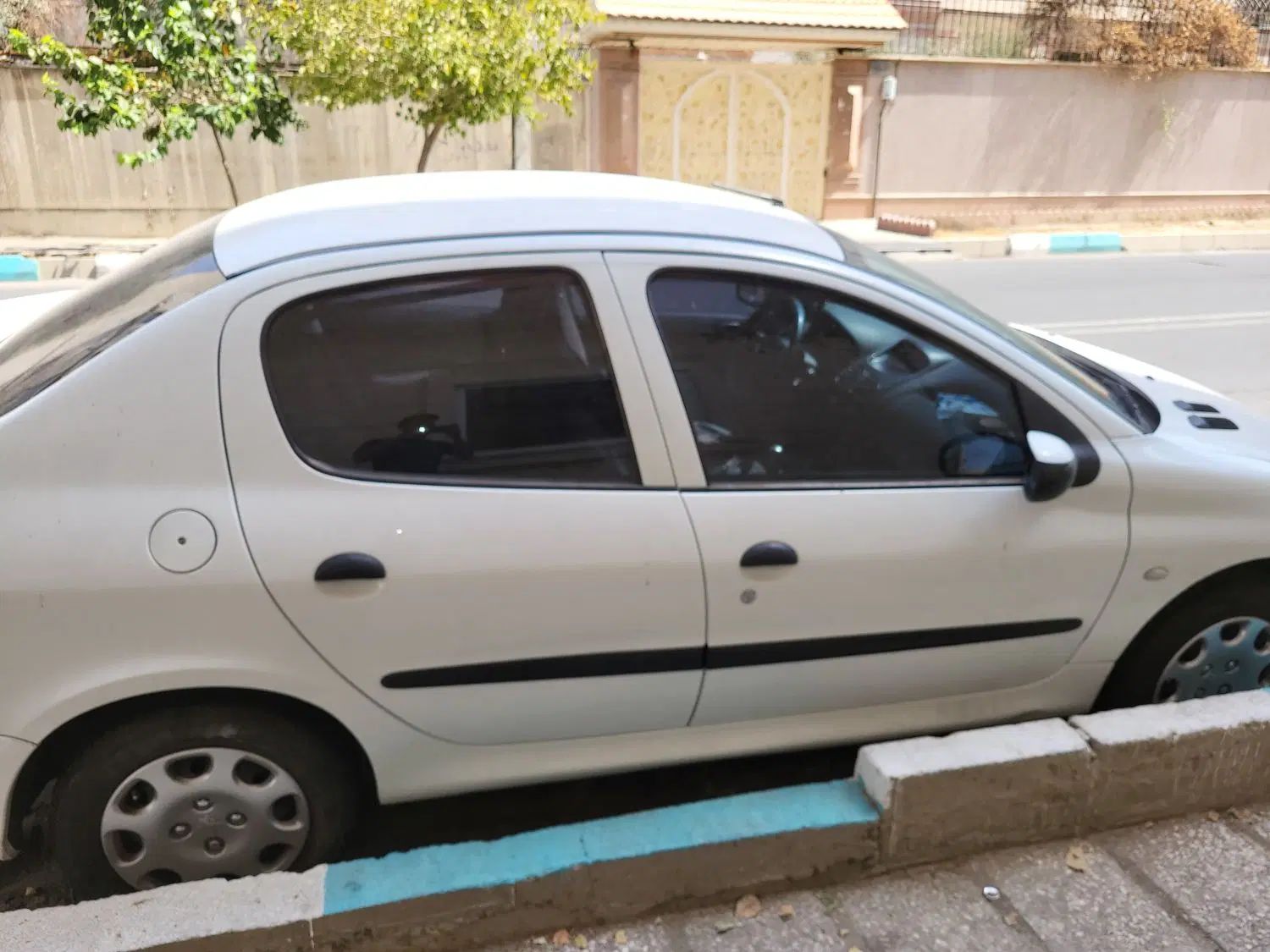 پژو ۲۰۶ صندوق دار v8 - 1396