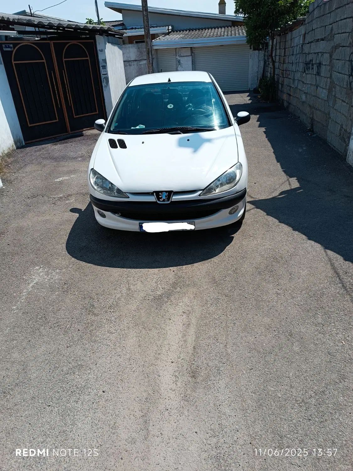 پژو ۲۰۶ صندوق دار v8 - 1393