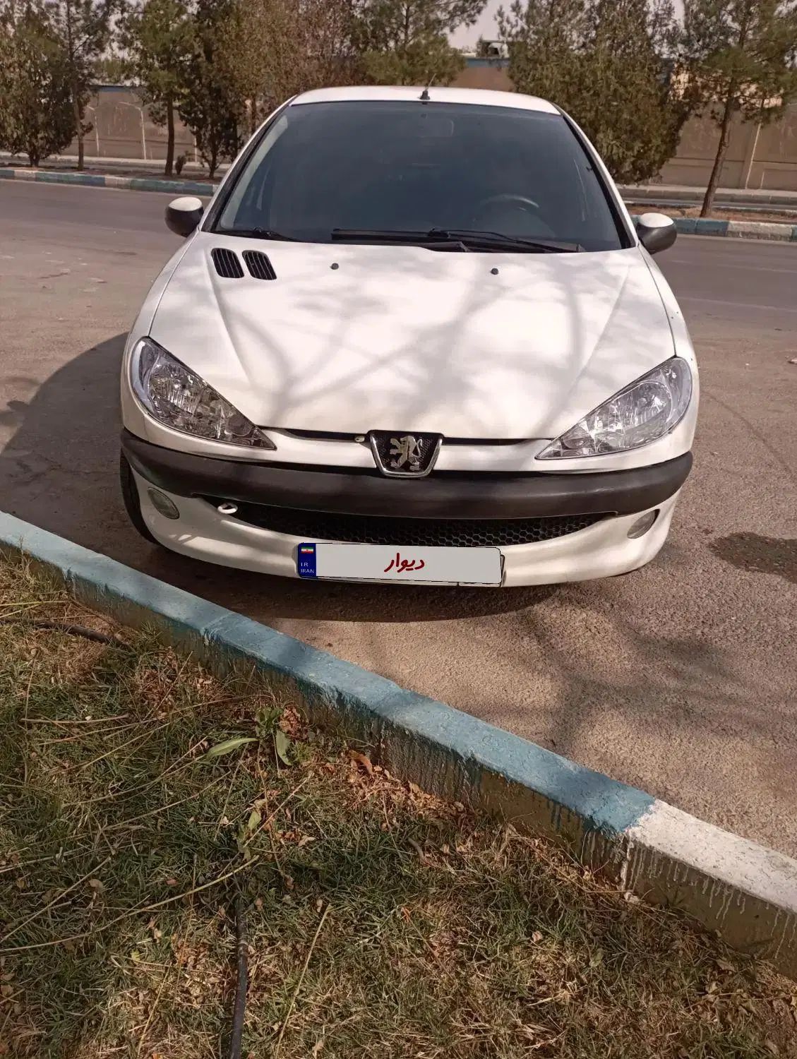 پژو ۲۰۶ صندوق دار v8 - 1392