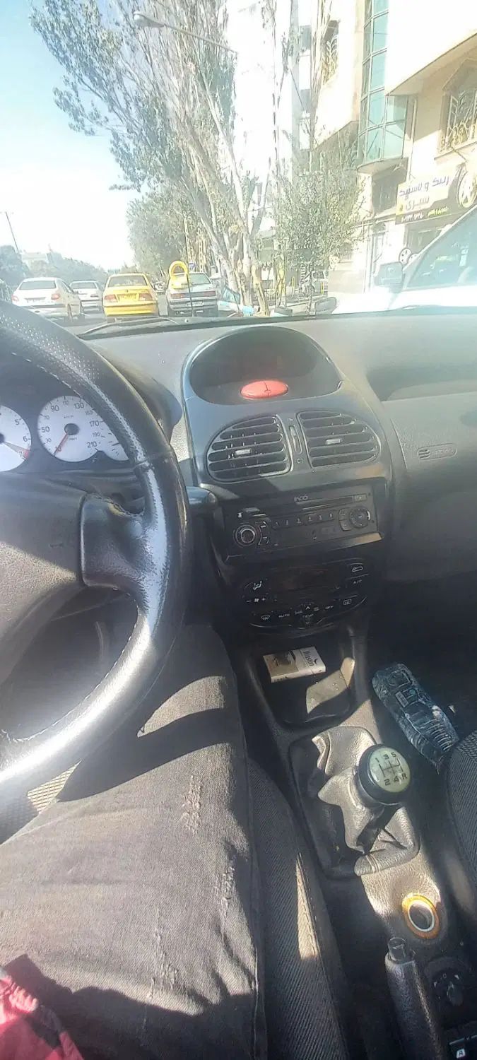 پژو ۲۰۶ صندوق دار v8 - 1394
