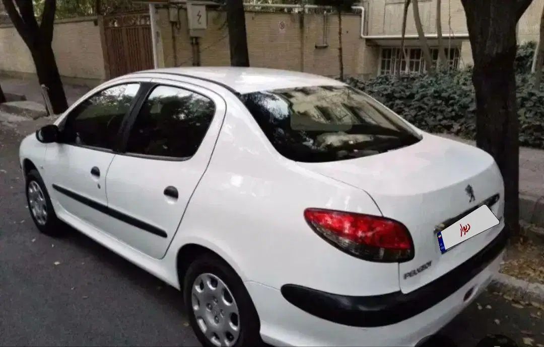 پژو ۲۰۶ صندوق دار v8 - 1386