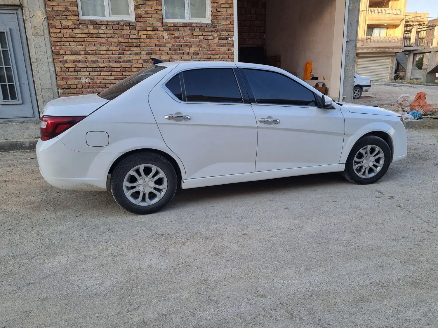 دنا پلاس ۵ دنده EF7 - 1402