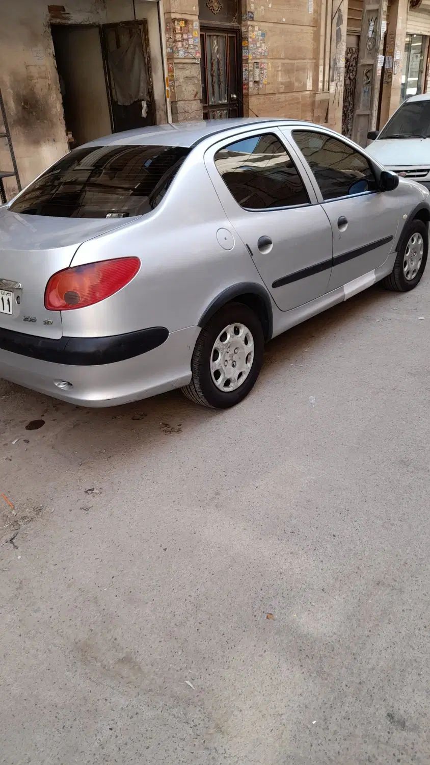 پژو ۲۰۶ صندوق دار v8 - 1393