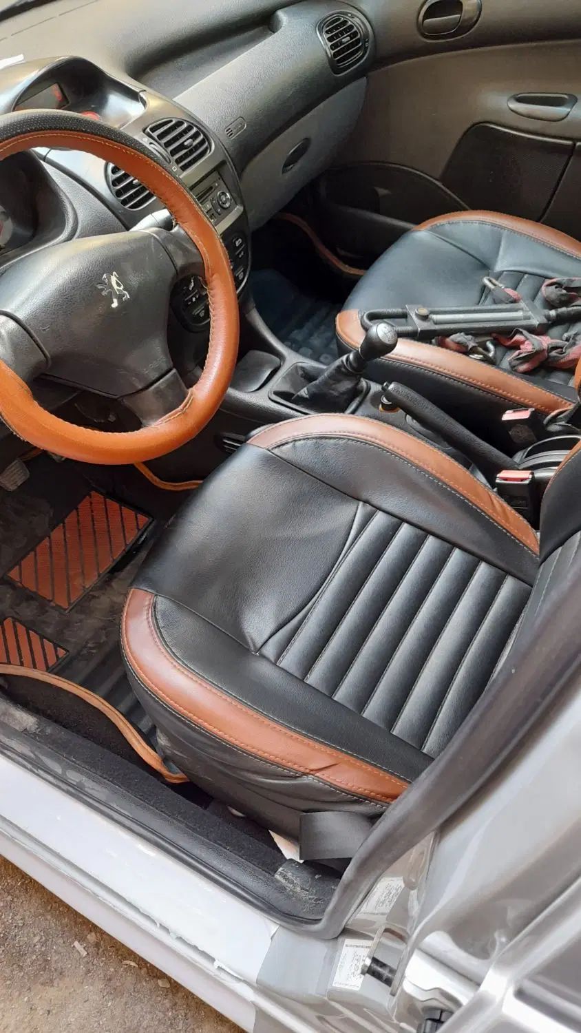 پژو ۲۰۶ صندوق دار v8 - 1393
