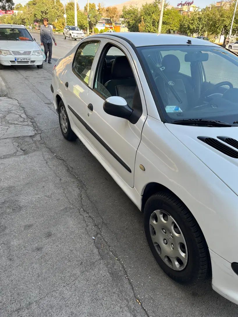 پژو ۲۰۶ صندوق دار v8 - 1393