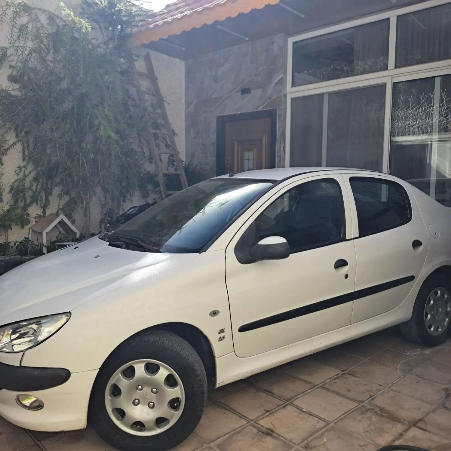 پژو ۲۰۶ صندوق دار v8 - 1391