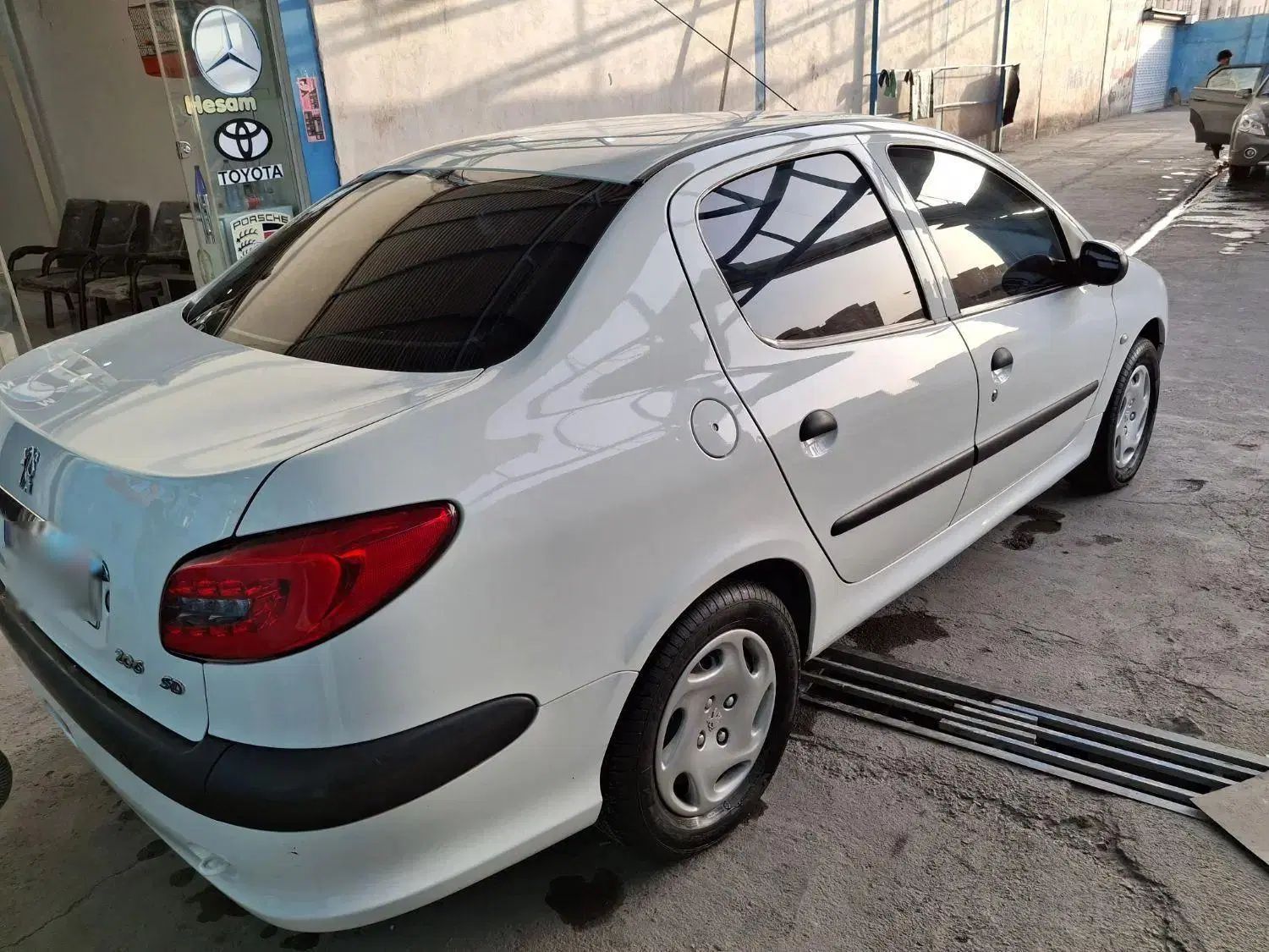 پژو ۲۰۶ صندوق دار v8 - 1397
