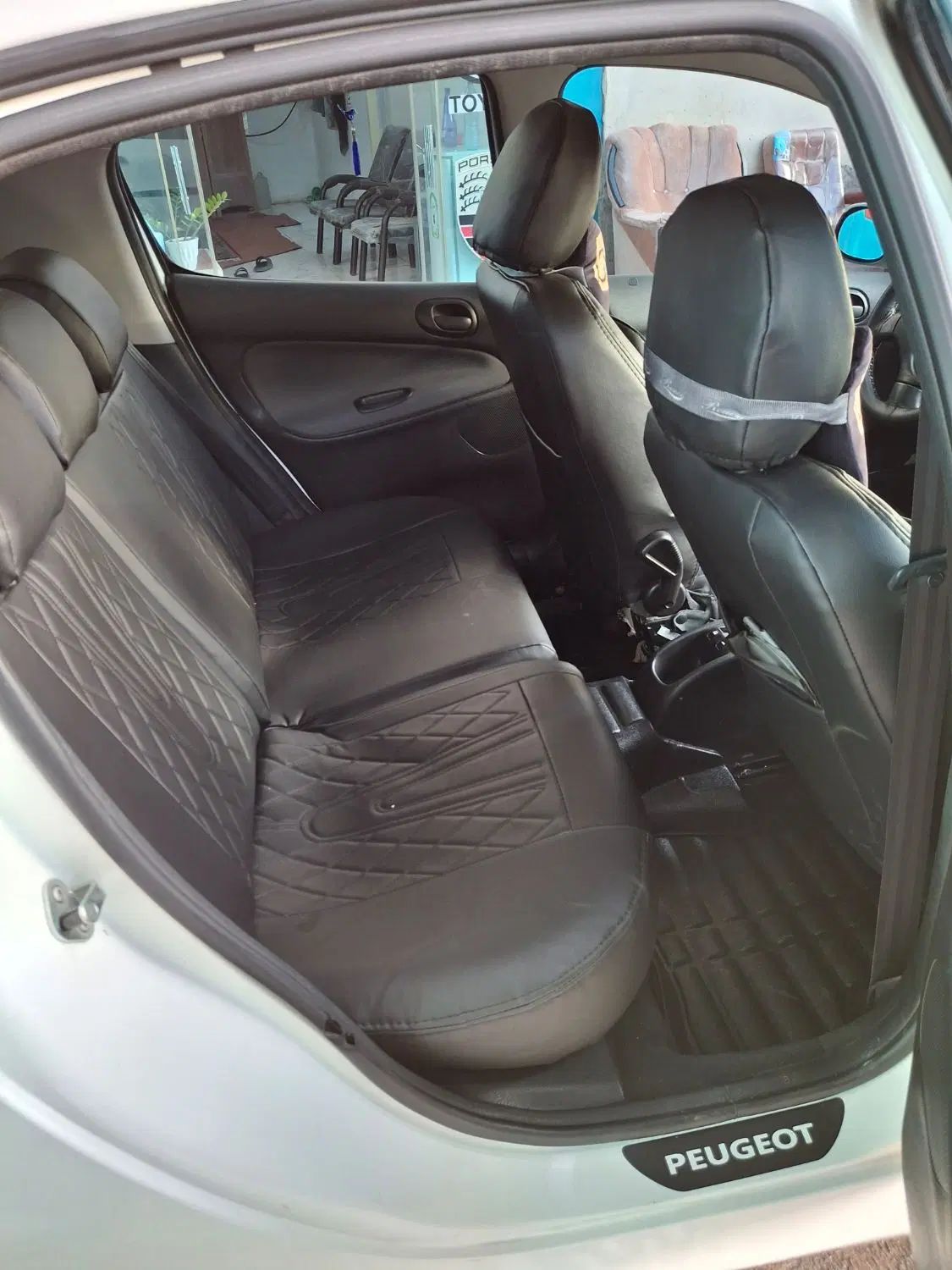 پژو ۲۰۶ صندوق دار v8 - 1397