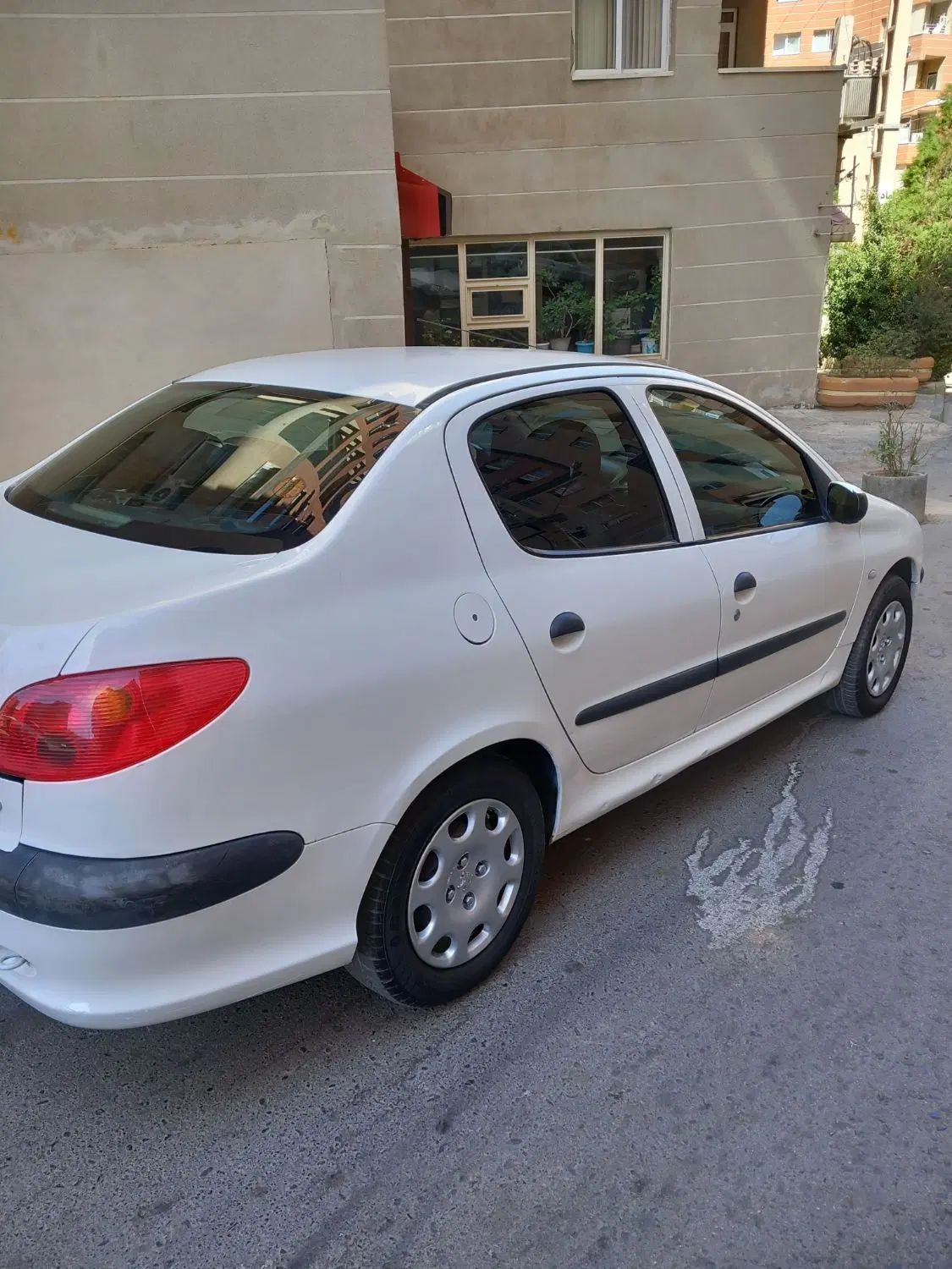 پژو ۲۰۶ صندوق دار v8 - 1393