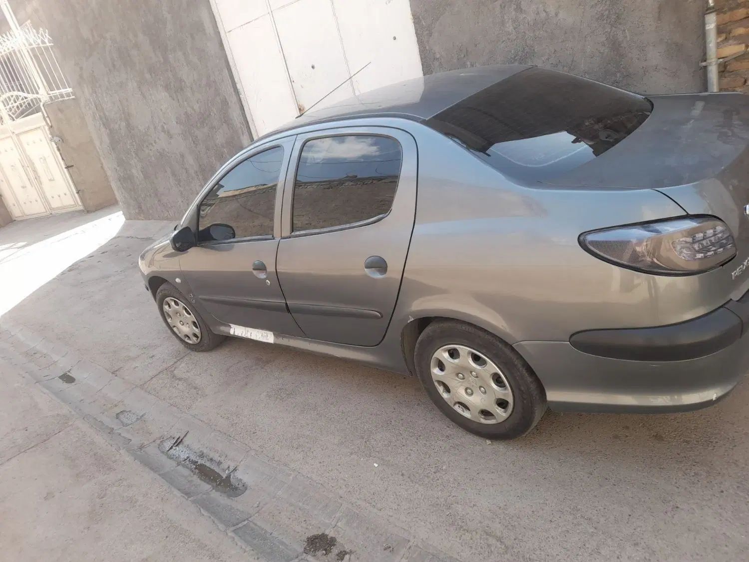 پژو ۲۰۶ صندوق دار v8 - 1393