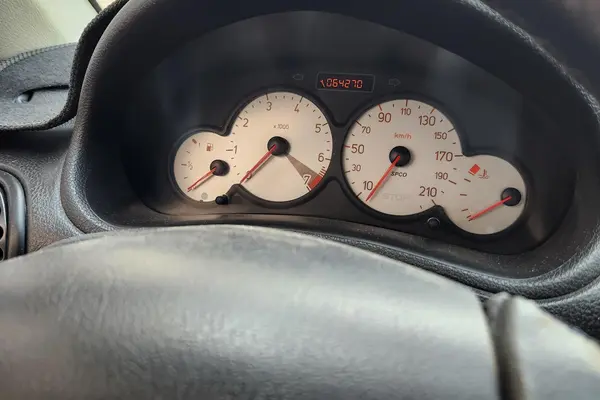 پژو ۲۰۶ صندوق دار v8 - 1396