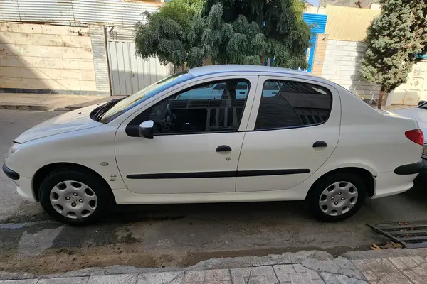 پژو ۲۰۶ صندوق دار v8 - 1396