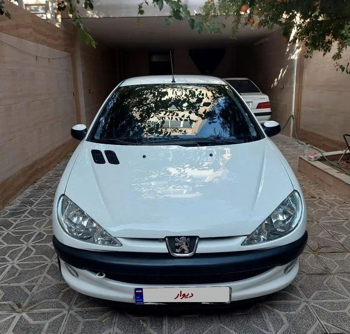 پژو ۲۰۶ صندوق دار v8 - 1393