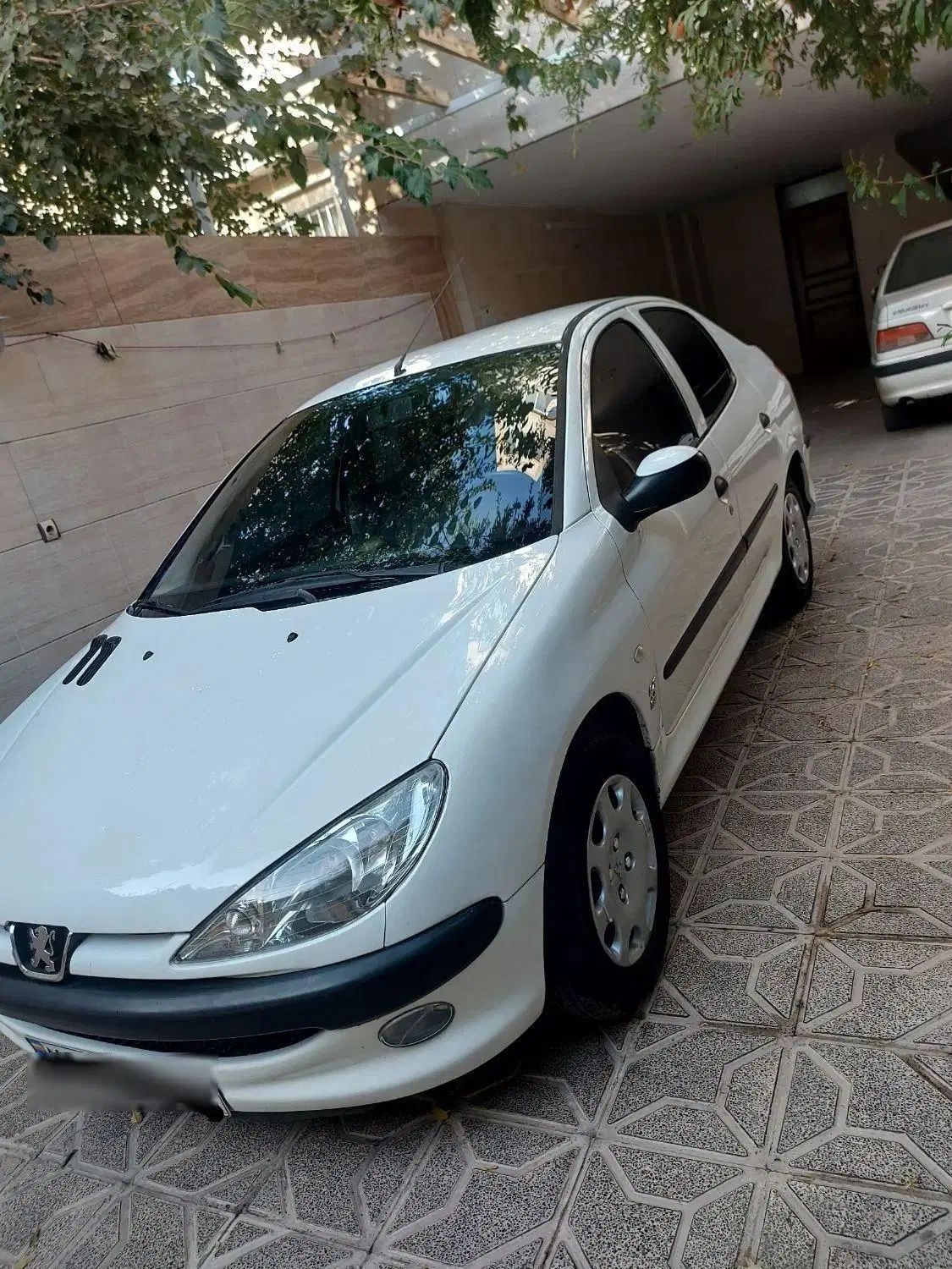 پژو ۲۰۶ صندوق دار v8 - 1393