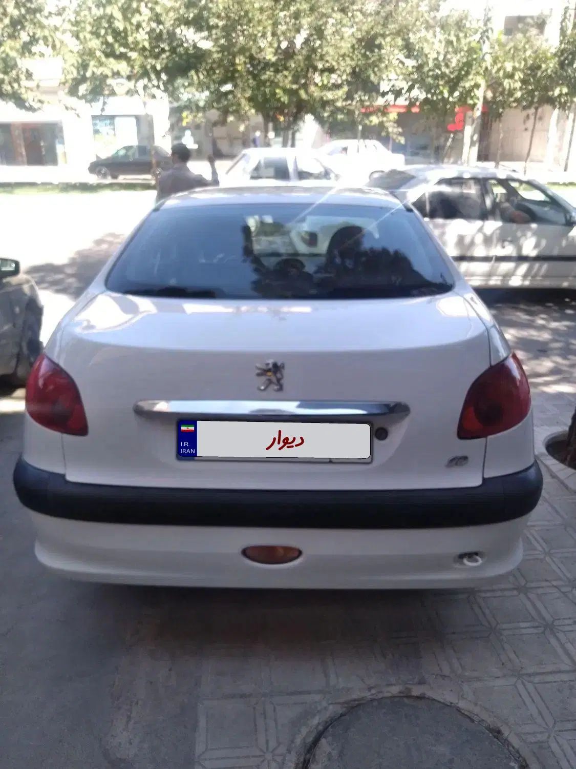 پژو ۲۰۶ صندوق دار v8 - 1397