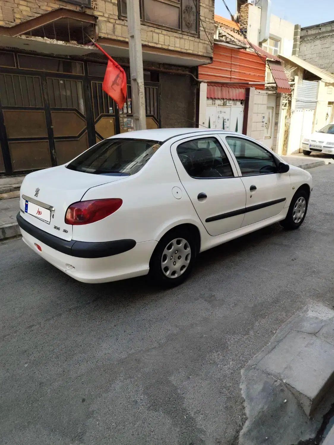 پژو ۲۰۶ صندوق دار v8 - 1393