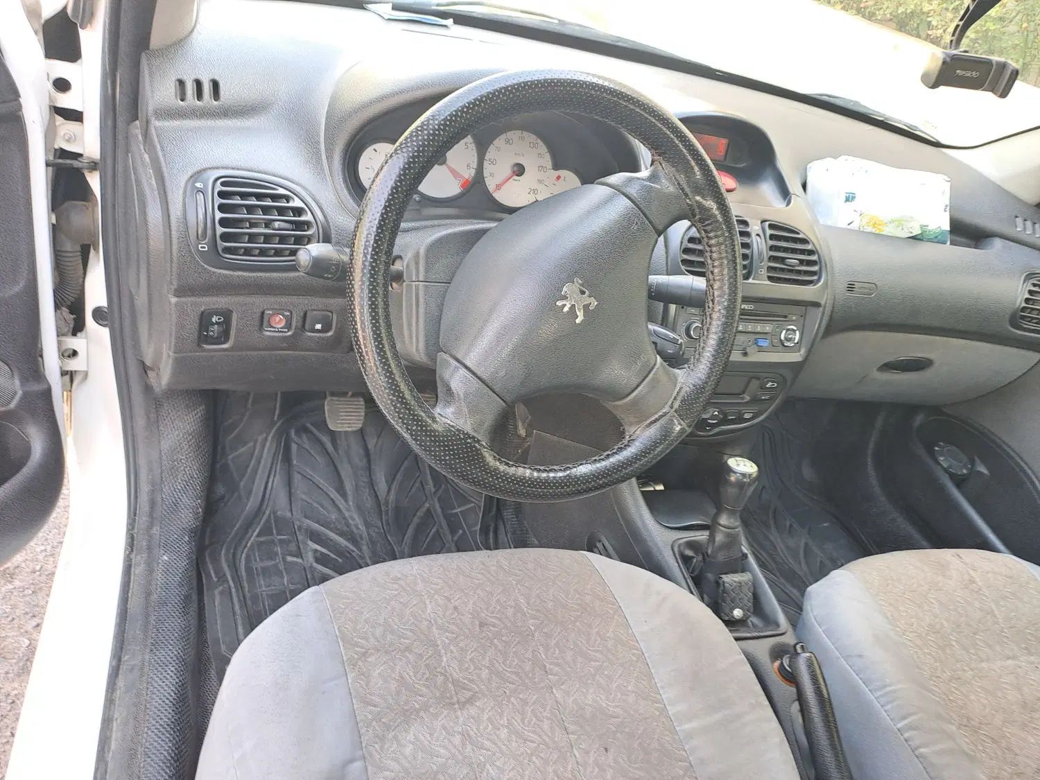 پژو ۲۰۶ صندوق دار v8 - 1394