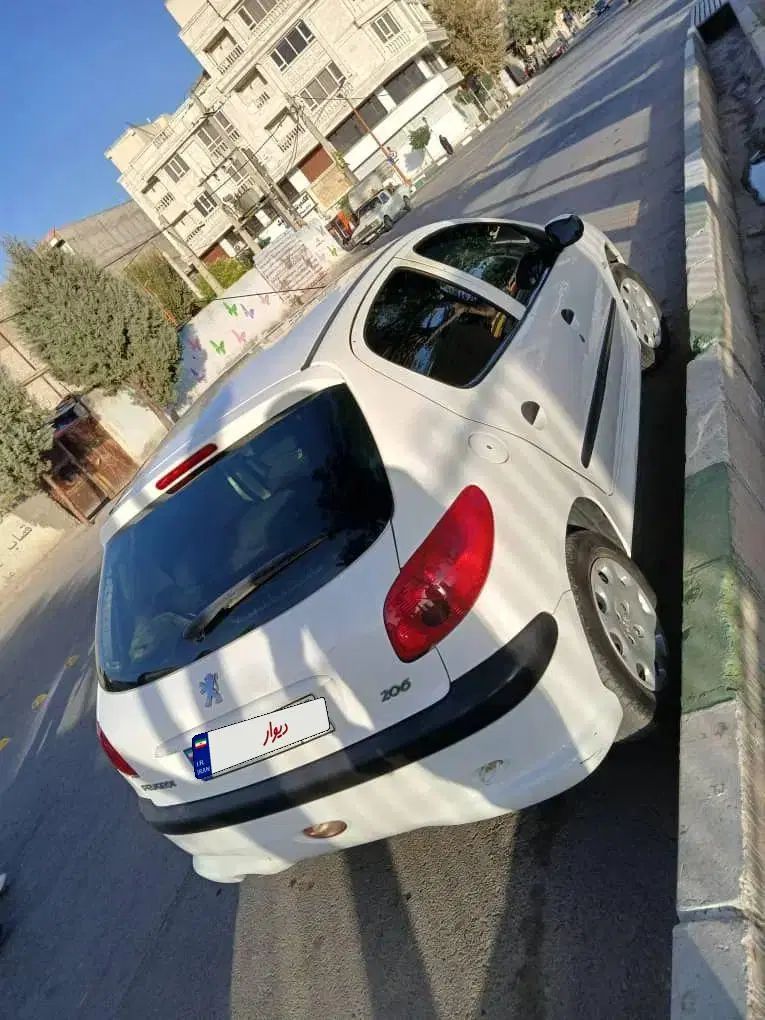 پژو 206 تیپ 5 - 1390