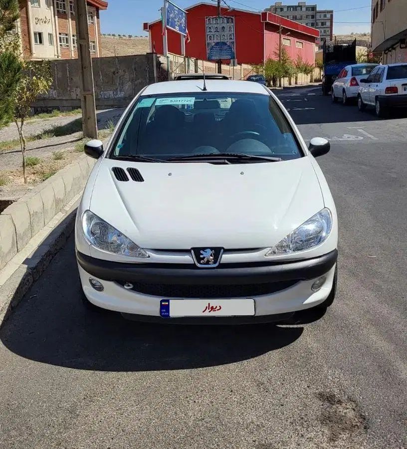 پژو ۲۰۶ صندوق دار v8 - 1396