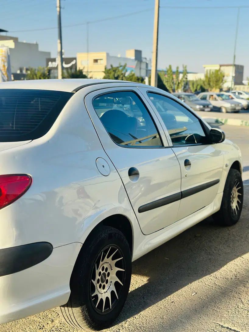 پژو ۲۰۶ صندوق دار v8 - 1392