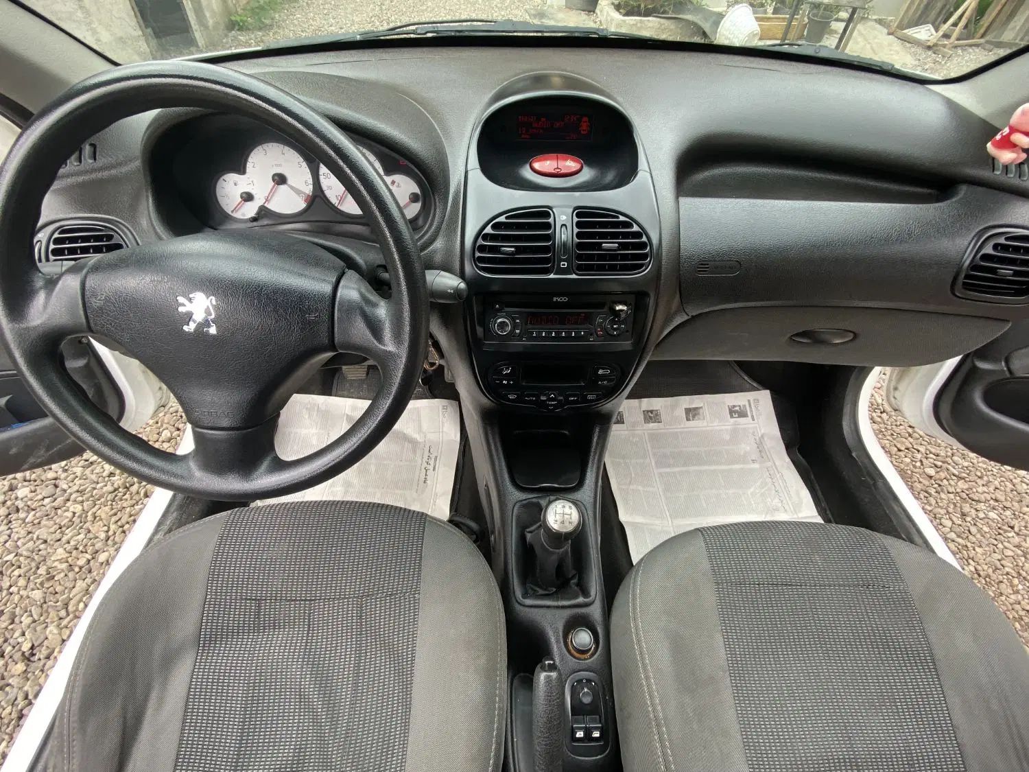 پژو ۲۰۶ صندوق دار v8 - 1395