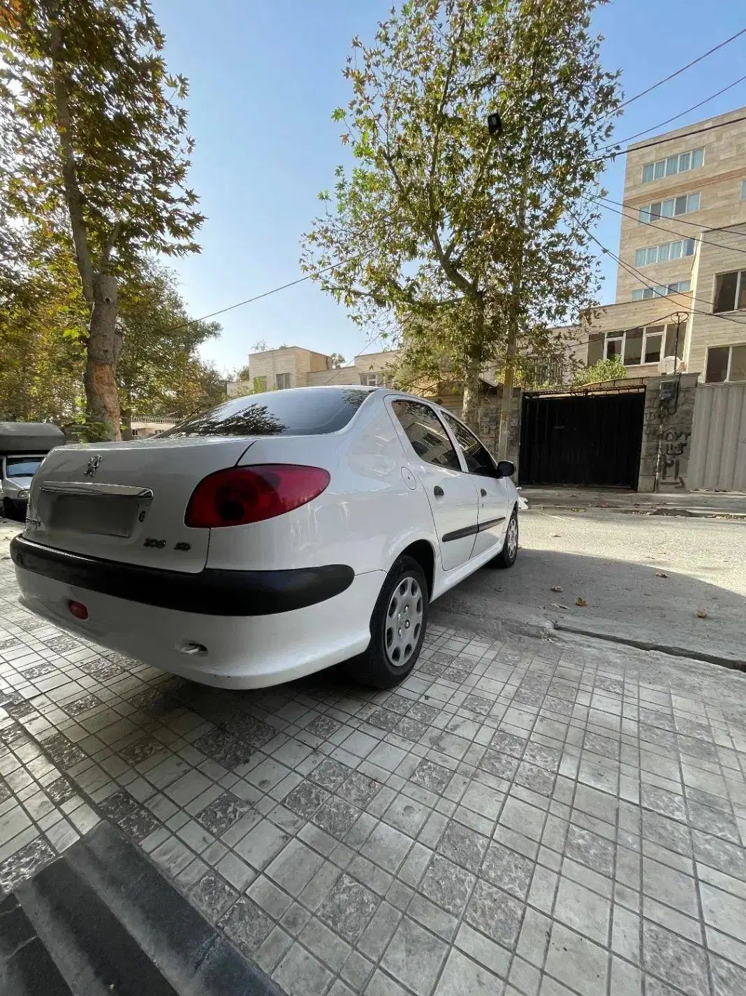 پژو ۲۰۶ صندوق دار v8 - 1395