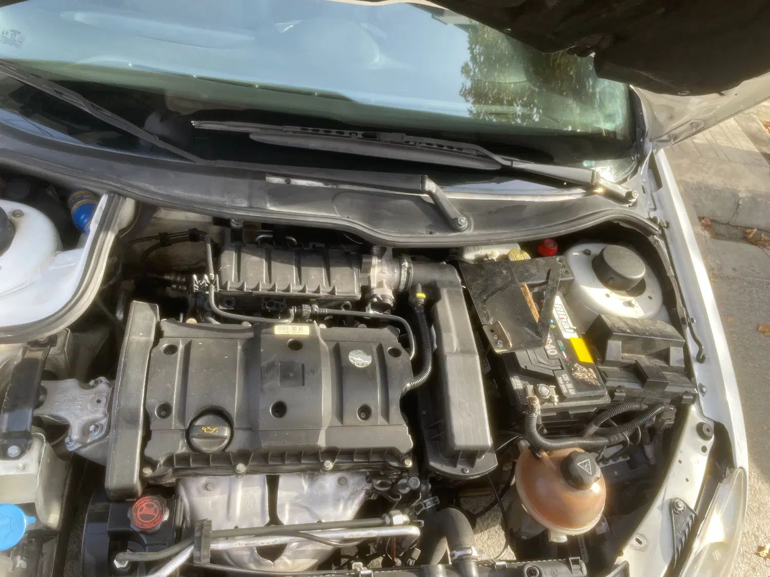 پژو ۲۰۶ صندوق دار v8 - 1395