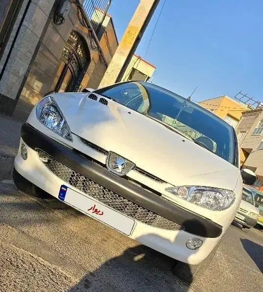 پژو ۲۰۶ صندوق دار v8 - 1393