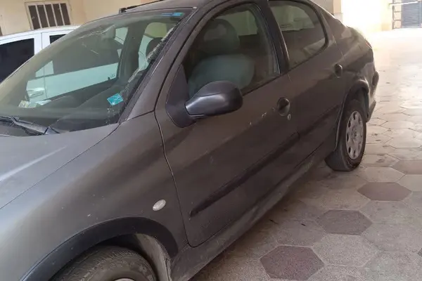 پژو ۲۰۶ صندوق دار v8 - 1386