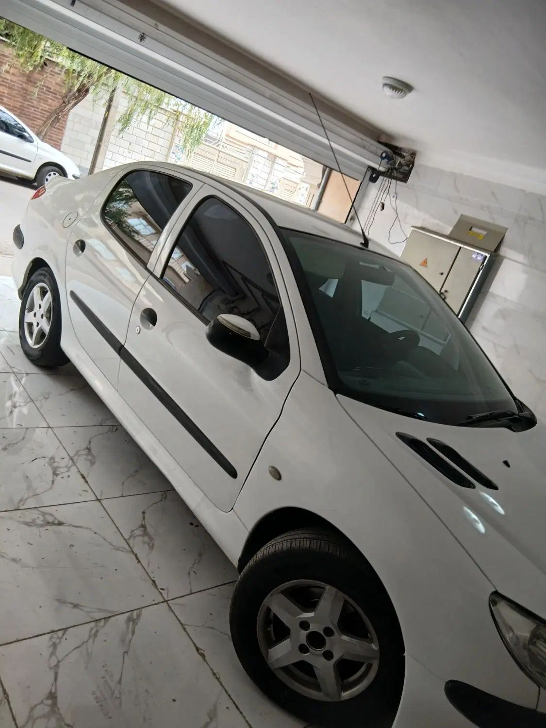 پژو ۲۰۶ صندوق دار v8 - 1396