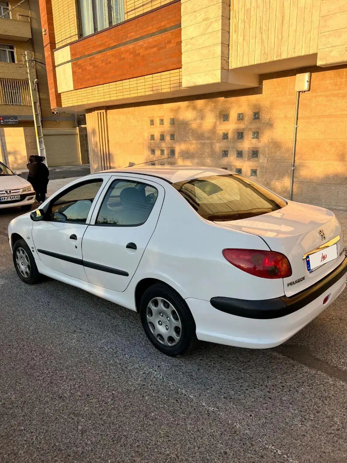 پژو ۲۰۶ صندوق دار v8 - 1395