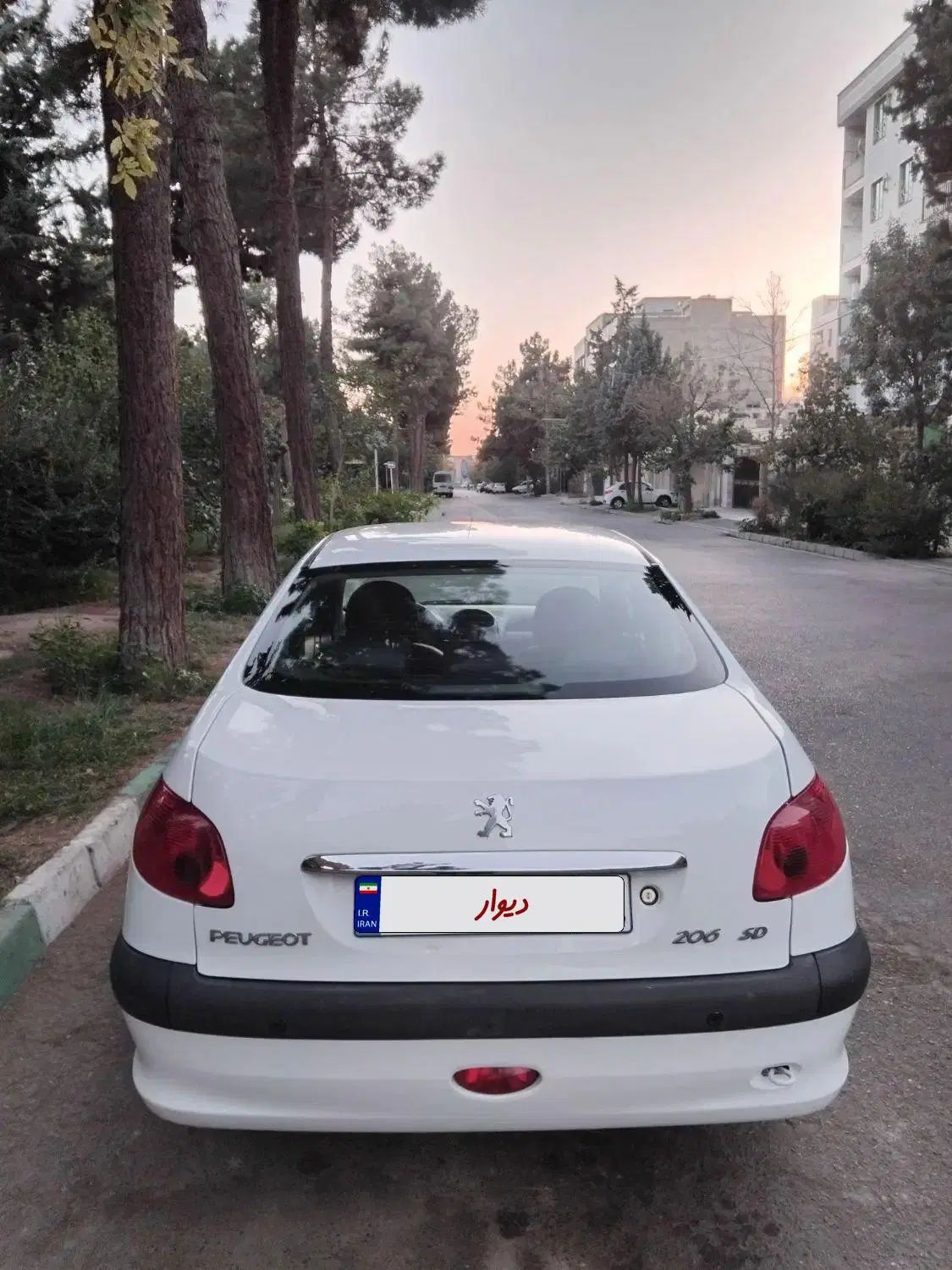 پژو ۲۰۶ صندوق دار v8 - 1394