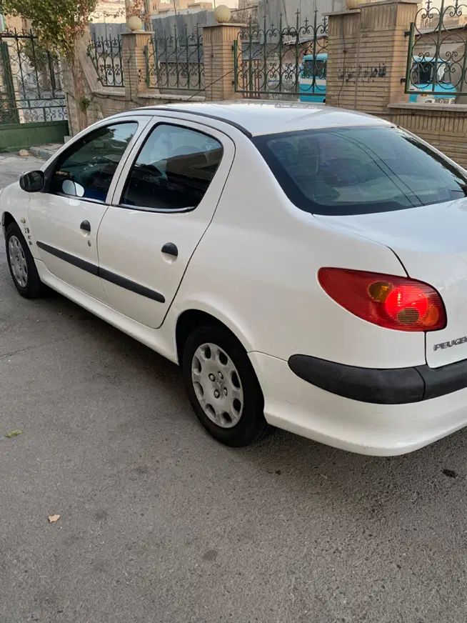 پژو ۲۰۶ صندوق دار v8 - 1393