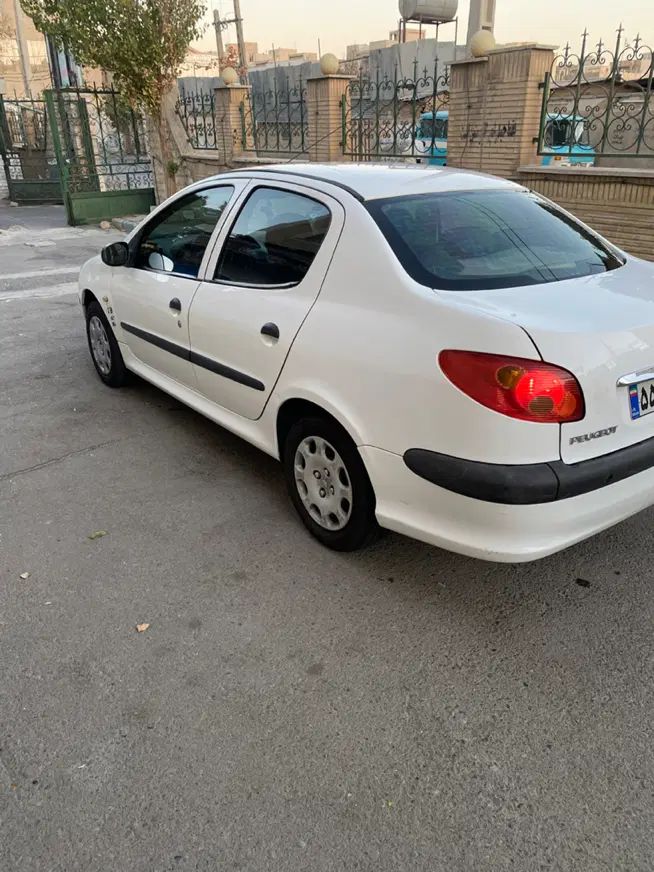 پژو ۲۰۶ صندوق دار v8 - 1393