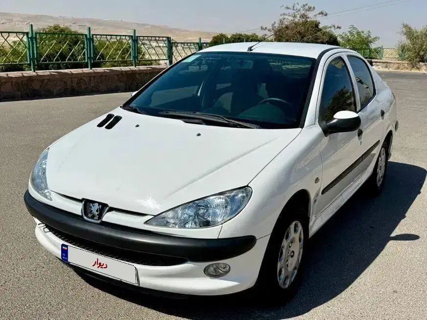 پژو ۲۰۶ صندوق دار v8 - 1398