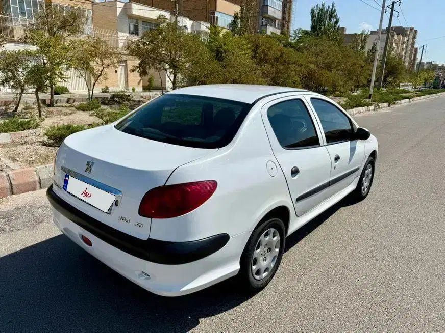پژو ۲۰۶ صندوق دار v8 - 1398