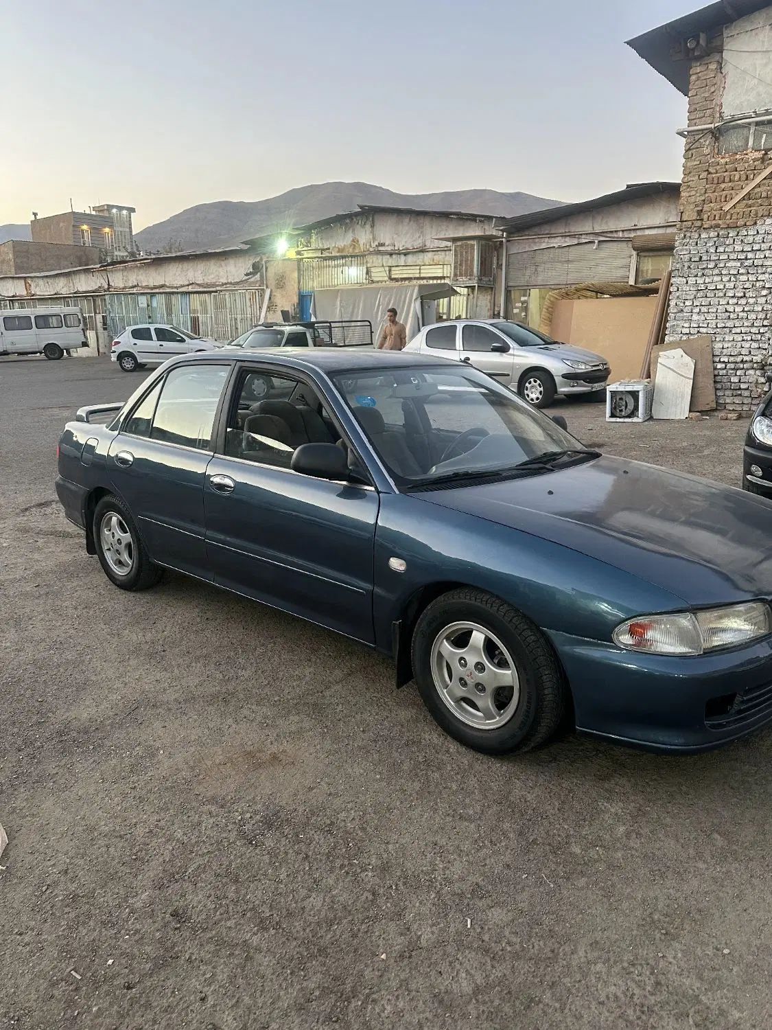 میتسوبیشی لنسر 1.6 لیتر دنده ای - 1992
