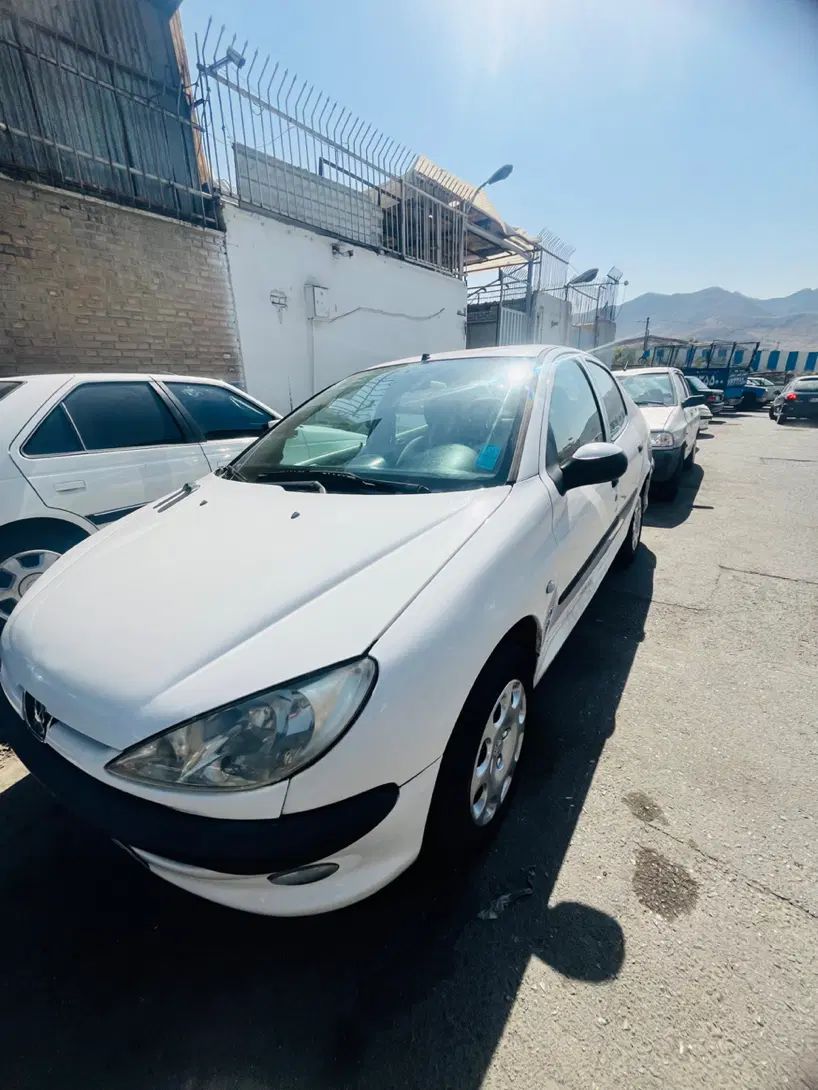 پژو ۲۰۶ صندوق دار v8 - 1393