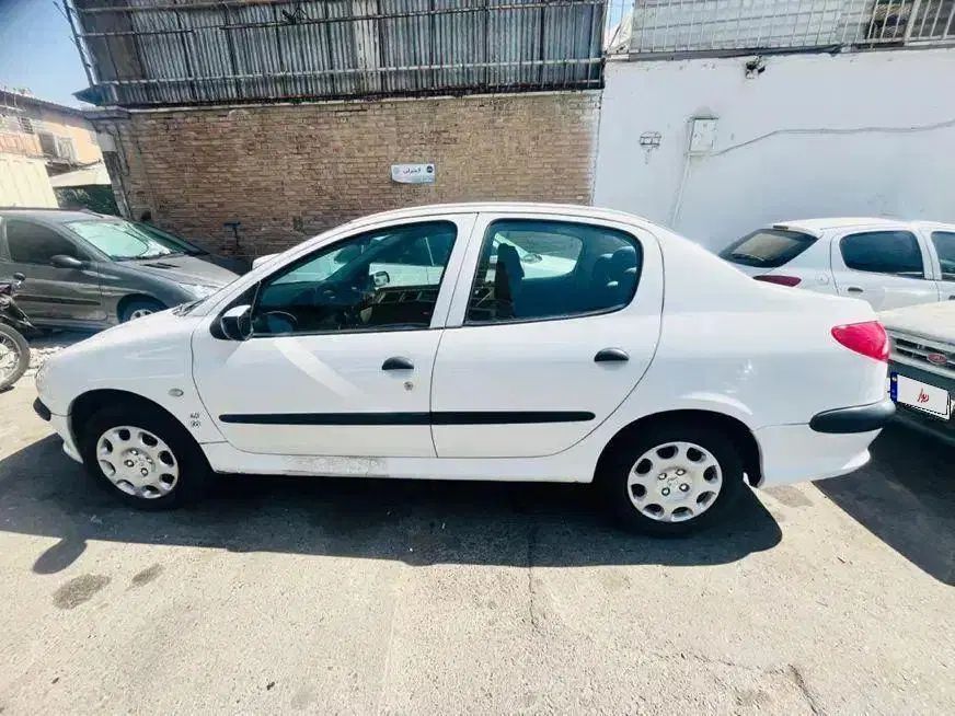 پژو ۲۰۶ صندوق دار v8 - 1393